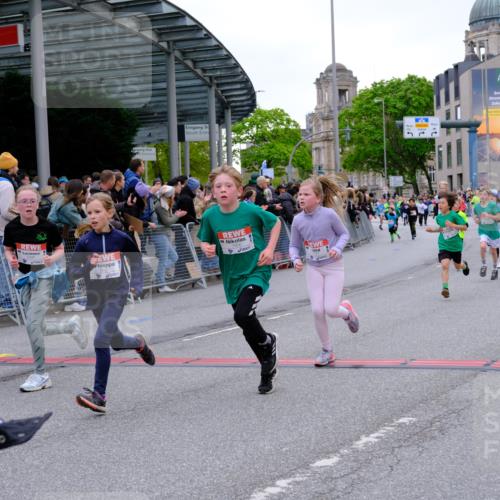 25.04.2026 - Das Zehntel Tim E. http://msf.ph/oto/9575854 25.04.2026 10:55:02 Ziel 5038, 5388, 5394, 5456, 5498, 5674, 5880, 6007, 6061, 6090, 6206, 6221, 6374, 6501, 6958, 7177, 7209, 7500, 7517, 7618, 7701, 7759, 7807, 7837, 7849, 7856, 7970 meine-sportfotos.de