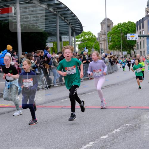 25.04.2026 - Das Zehntel Tim E. http://msf.ph/oto/9575855 25.04.2026 10:55:03 Ziel 5038, 5394, 5498, 5880, 6007, 6061, 6090, 6206, 6221, 6374, 6498, 6501, 6958, 7177, 7209, 7500, 7517, 7701, 7759, 7807, 7837, 7849, 7856, 7944, 7948, 7970 meine-sportfotos.de