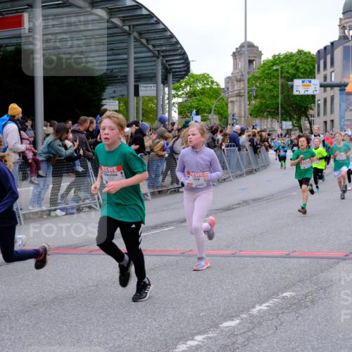 25.04.2026 - Das Zehntel Tim E. http://msf.ph/oto/9575857 25.04.2026 10:55:03 Ziel 5038, 5394, 5498, 5880, 6007, 6061, 6090, 6206, 6221, 6374, 6498, 6501, 6958, 7177, 7209, 7500, 7517, 7701, 7759, 7807, 7837, 7849, 7856, 7944, 7948, 7970 meine-sportfotos.de
