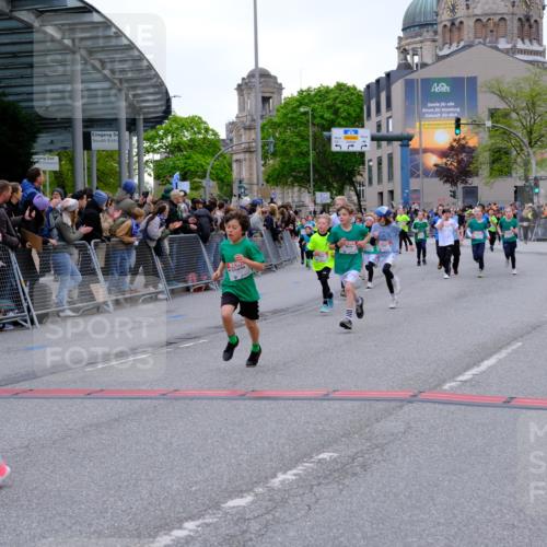 25.04.2026 - Das Zehntel Tim E. http://msf.ph/oto/9575860 25.04.2026 10:55:03 Ziel 5038, 5394, 5498, 5880, 6007, 6061, 6090, 6206, 6221, 6374, 6498, 6501, 6958, 7177, 7209, 7500, 7517, 7701, 7759, 7807, 7837, 7849, 7856, 7944, 7948, 7970 meine-sportfotos.de