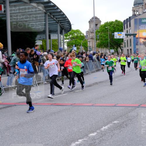 25.04.2026 - Das Zehntel Tim E. http://msf.ph/oto/9575884 25.04.2026 10:55:09 Ziel 5038, 5244, 5250, 5486, 5490, 5497, 5498, 5660, 5926, 5990, 6007, 6354, 6359, 6374, 6498, 6501, 6954, 6973, 7149, 7177, 7200, 7209, 7251, 7258, 7679, 7701, 7759, 7837, 7849, 7856, 7944, 7948, 7970 meine-sportfotos.de