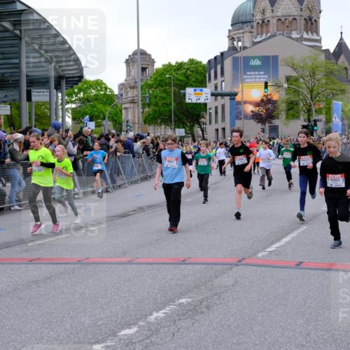 25.04.2026 - Das Zehntel Tim E. http://msf.ph/oto/9575894 25.04.2026 10:55:12 Ziel 5038, 5207, 5244, 5250, 5486, 5490, 5497, 5521, 5553, 5660, 5926, 5990, 6354, 6359, 6374, 6498, 6501, 6905, 6954, 6973, 7149, 7200, 7209, 7251, 7258, 7386, 7679, 7759, 7843, 7849, 7944, 7948, 7970 meine-sportfotos.de