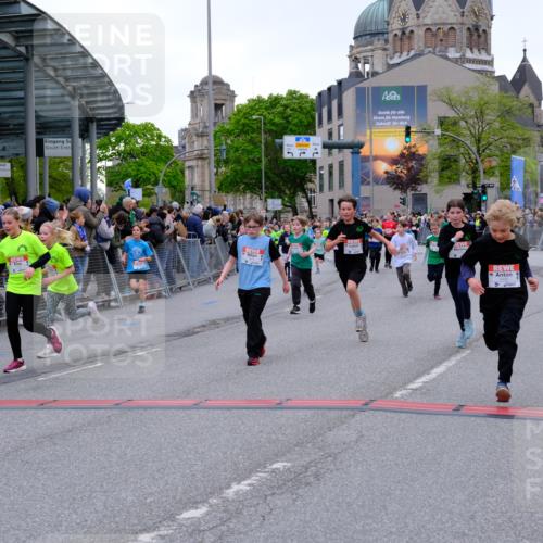25.04.2026 - Das Zehntel Tim E. http://msf.ph/oto/9575896 25.04.2026 10:55:13 Ziel 5038, 5207, 5244, 5250, 5486, 5490, 5497, 5521, 5553, 5660, 5926, 5963, 5977, 5990, 6354, 6359, 6374, 6498, 6501, 6624, 6905, 6954, 6973, 7149, 7200, 7209, 7251, 7258, 7386, 7543, 7679, 7722, 7843, 7944, 7948 meine-sportfotos.de