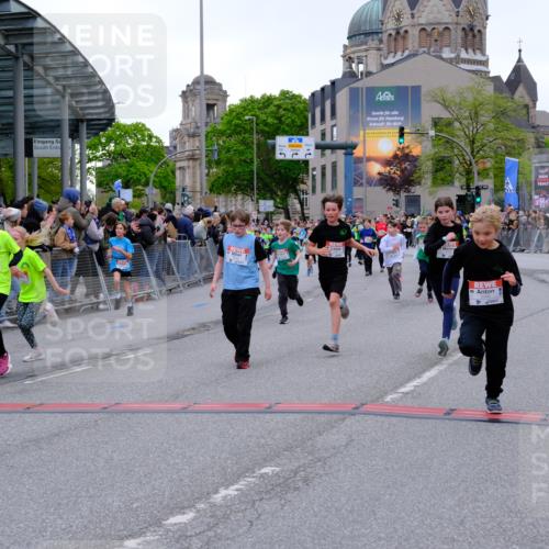 25.04.2026 - Das Zehntel Tim E. http://msf.ph/oto/9575897 25.04.2026 10:55:13 Ziel 5038, 5207, 5244, 5250, 5486, 5490, 5497, 5521, 5553, 5660, 5926, 5963, 5977, 5990, 6354, 6359, 6374, 6498, 6501, 6624, 6905, 6954, 6973, 7149, 7200, 7209, 7251, 7258, 7386, 7543, 7679, 7722, 7843, 7944, 7948 meine-sportfotos.de