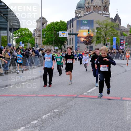 25.04.2026 - Das Zehntel Tim E. http://msf.ph/oto/9575898 25.04.2026 10:55:13 Ziel 5038, 5207, 5244, 5250, 5486, 5490, 5497, 5521, 5553, 5660, 5926, 5963, 5977, 5990, 6354, 6359, 6374, 6498, 6501, 6624, 6905, 6954, 6973, 7149, 7200, 7209, 7251, 7258, 7386, 7543, 7679, 7722, 7843, 7944, 7948 meine-sportfotos.de