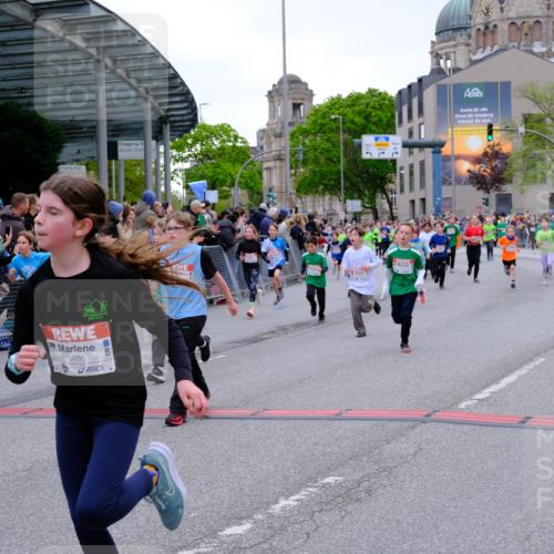 25.04.2026 - Das Zehntel Tim E. http://msf.ph/oto/9575905 25.04.2026 10:55:15 Ziel 5099, 5207, 5244, 5250, 5381, 5486, 5490, 5497, 5521, 5553, 5660, 5926, 5963, 5977, 5990, 6354, 6359, 6498, 6624, 6677, 6905, 6954, 6973, 7149, 7200, 7251, 7258, 7308, 7386, 7543, 7679, 7722, 7843, 7944, 7948 meine-sportfotos.de