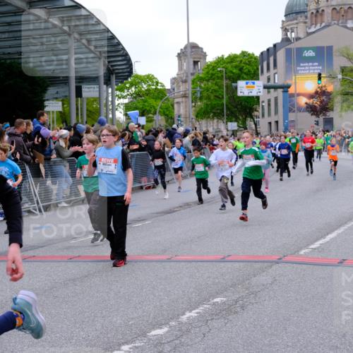 25.04.2026 - Das Zehntel Tim E. http://msf.ph/oto/9575907 25.04.2026 10:55:15 Ziel 5099, 5207, 5244, 5250, 5381, 5486, 5490, 5497, 5521, 5553, 5660, 5926, 5963, 5977, 5990, 6354, 6359, 6498, 6624, 6677, 6905, 6954, 6973, 7149, 7200, 7251, 7258, 7308, 7386, 7543, 7679, 7722, 7843, 7944, 7948 meine-sportfotos.de