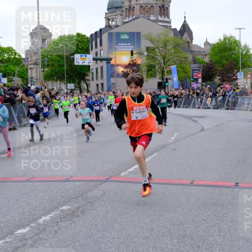 25.04.2026 - Das Zehntel Tim E. http://msf.ph/oto/9575916 25.04.2026 10:55:17 Ziel 5099, 5207, 5244, 5250, 5364, 5381, 5405, 5486, 5490, 5497, 5521, 5549, 5553, 5660, 5926, 5963, 5977, 5990, 6152, 6624, 6677, 6905, 6954, 6973, 7090, 7149, 7240, 7251, 7258, 7308, 7386, 7543, 7679, 7722, 7843, 7879, 8000 meine-sportfotos.de