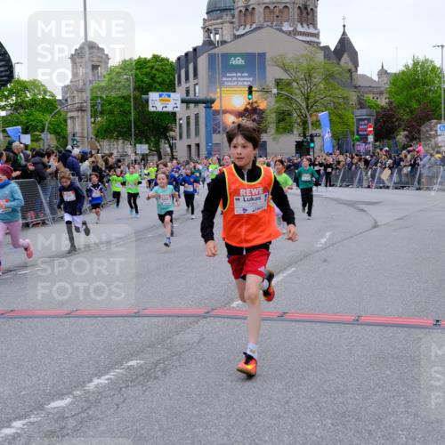 25.04.2026 - Das Zehntel Tim E. http://msf.ph/oto/9575917 25.04.2026 10:55:17 Ziel 5099, 5207, 5244, 5250, 5364, 5381, 5405, 5486, 5490, 5497, 5521, 5549, 5553, 5660, 5926, 5963, 5977, 5990, 6152, 6624, 6677, 6905, 6954, 6973, 7090, 7149, 7240, 7251, 7258, 7308, 7386, 7543, 7679, 7722, 7843, 7879, 8000 meine-sportfotos.de