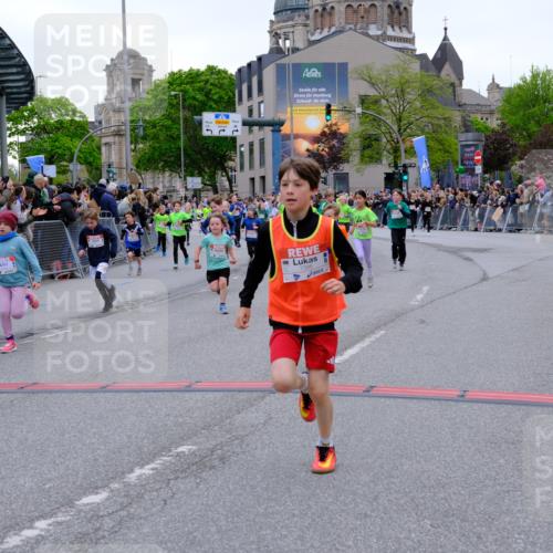 25.04.2026 - Das Zehntel Tim E. http://msf.ph/oto/9575918 25.04.2026 10:55:17 Ziel 5099, 5207, 5244, 5250, 5364, 5381, 5405, 5486, 5490, 5497, 5521, 5549, 5553, 5660, 5926, 5963, 5977, 5990, 6152, 6624, 6677, 6905, 6954, 6973, 7090, 7149, 7240, 7251, 7258, 7308, 7386, 7543, 7679, 7722, 7843, 7879, 8000 meine-sportfotos.de