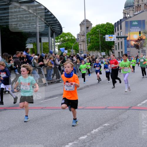25.04.2026 - Das Zehntel Tim E. http://msf.ph/oto/9575931 25.04.2026 10:55:19 Ziel 5095, 5099, 5207, 5364, 5381, 5405, 5486, 5490, 5497, 5521, 5549, 5553, 5963, 5977, 6152, 6624, 6677, 6905, 7019, 7090, 7240, 7251, 7258, 7308, 7386, 7543, 7679, 7722, 7843, 7879, 8000 meine-sportfotos.de