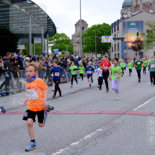 25.04.2026 - Das Zehntel Tim E. http://msf.ph/oto/9575933 25.04.2026 10:55:19 Ziel 5095, 5099, 5207, 5364, 5381, 5405, 5486, 5490, 5497, 5521, 5549, 5553, 5963, 5977, 6152, 6624, 6677, 6905, 7019, 7090, 7240, 7251, 7258, 7308, 7386, 7543, 7679, 7722, 7843, 7879, 8000 meine-sportfotos.de