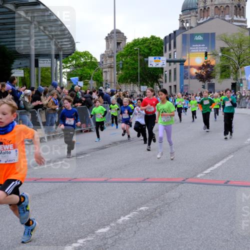 25.04.2026 - Das Zehntel Tim E. http://msf.ph/oto/9575934 25.04.2026 10:55:19 Ziel 5095, 5099, 5207, 5364, 5381, 5405, 5486, 5490, 5497, 5521, 5549, 5553, 5963, 5977, 6152, 6624, 6677, 6905, 7019, 7090, 7240, 7251, 7258, 7308, 7386, 7543, 7679, 7722, 7843, 7879, 8000 meine-sportfotos.de