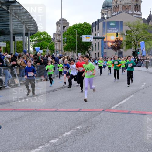 25.04.2026 - Das Zehntel Tim E. http://msf.ph/oto/9575935 25.04.2026 10:55:19 Ziel 5095, 5099, 5207, 5364, 5381, 5405, 5486, 5490, 5497, 5521, 5549, 5553, 5963, 5977, 6152, 6624, 6677, 6905, 7019, 7090, 7240, 7251, 7258, 7308, 7386, 7543, 7679, 7722, 7843, 7879, 8000 meine-sportfotos.de