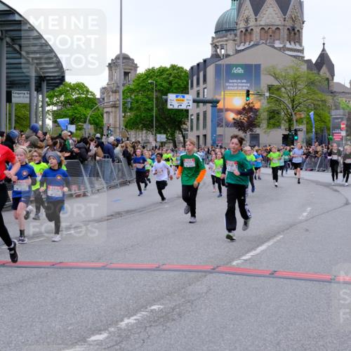 25.04.2026 - Das Zehntel Tim E. http://msf.ph/oto/9575946 25.04.2026 10:55:21 Ziel 5095, 5099, 5207, 5261, 5263, 5274, 5288, 5364, 5367, 5381, 5405, 5486, 5493, 5494, 5497, 5521, 5549, 5553, 5963, 5977, 6152, 6545, 6624, 6677, 6905, 7019, 7090, 7092, 7240, 7251, 7308, 7386, 7543, 7679, 7722, 7843, 7879, 8000, 8009 meine-sportfotos.de