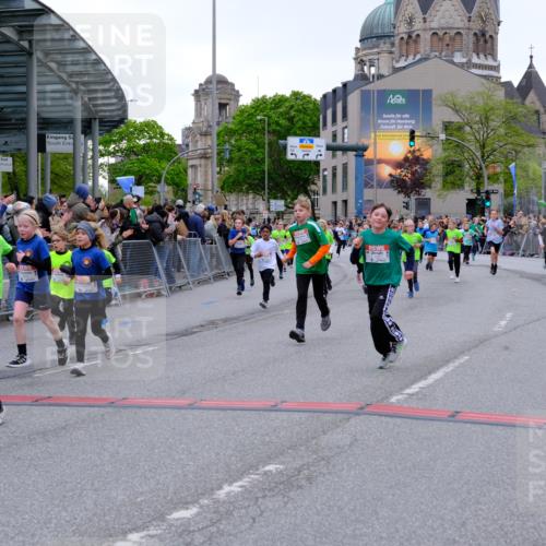 25.04.2026 - Das Zehntel Tim E. http://msf.ph/oto/9575948 25.04.2026 10:55:21 Ziel 5095, 5099, 5207, 5261, 5263, 5274, 5288, 5364, 5367, 5381, 5405, 5486, 5493, 5494, 5497, 5521, 5549, 5553, 5963, 5977, 6152, 6545, 6624, 6677, 6905, 7019, 7090, 7092, 7240, 7251, 7308, 7386, 7543, 7679, 7722, 7843, 7879, 8000, 8009 meine-sportfotos.de