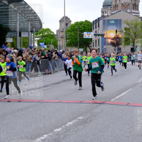 25.04.2026 - Das Zehntel Tim E. http://msf.ph/oto/9575953 25.04.2026 10:55:21 Ziel 5095, 5099, 5207, 5261, 5263, 5274, 5288, 5364, 5367, 5381, 5405, 5486, 5493, 5494, 5497, 5521, 5549, 5553, 5963, 5977, 6152, 6545, 6624, 6677, 6905, 7019, 7090, 7092, 7240, 7251, 7308, 7386, 7543, 7679, 7722, 7843, 7879, 8000, 8009 meine-sportfotos.de