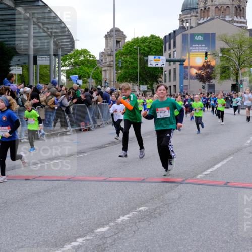 25.04.2026 - Das Zehntel Tim E. http://msf.ph/oto/9575954 25.04.2026 10:55:22 Ziel 5095, 5099, 5207, 5261, 5263, 5274, 5288, 5364, 5367, 5381, 5405, 5493, 5494, 5521, 5549, 5553, 5963, 5977, 6006, 6034, 6152, 6545, 6624, 6677, 6813, 6905, 7019, 7090, 7092, 7115, 7240, 7308, 7386, 7543, 7722, 7843, 7879, 8000, 8009 meine-sportfotos.de