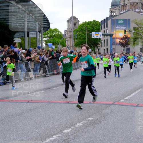 25.04.2026 - Das Zehntel Tim E. http://msf.ph/oto/9575958 25.04.2026 10:55:22 Ziel 5095, 5099, 5207, 5261, 5263, 5274, 5288, 5364, 5367, 5381, 5405, 5493, 5494, 5521, 5549, 5553, 5963, 5977, 6006, 6034, 6152, 6545, 6624, 6677, 6813, 6905, 7019, 7090, 7092, 7115, 7240, 7308, 7386, 7543, 7722, 7843, 7879, 8000, 8009 meine-sportfotos.de