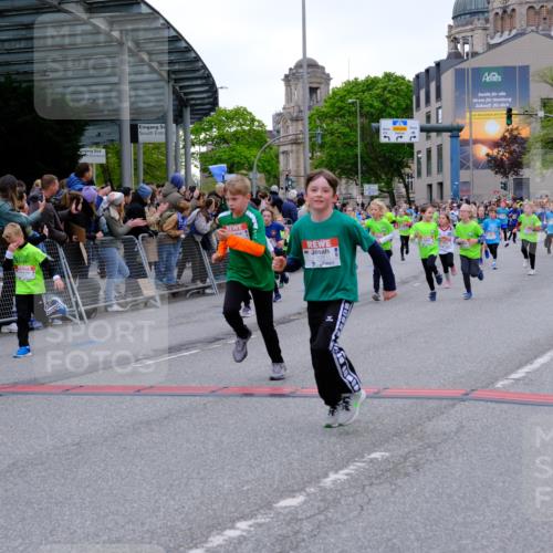 25.04.2026 - Das Zehntel Tim E. http://msf.ph/oto/9575960 25.04.2026 10:55:22 Ziel 5095, 5099, 5207, 5261, 5263, 5274, 5288, 5364, 5367, 5381, 5405, 5493, 5494, 5521, 5549, 5553, 5963, 5977, 6006, 6034, 6152, 6545, 6624, 6677, 6813, 6905, 7019, 7090, 7092, 7115, 7240, 7308, 7386, 7543, 7722, 7843, 7879, 8000, 8009 meine-sportfotos.de