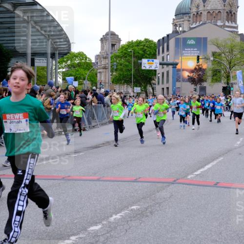 25.04.2026 - Das Zehntel Tim E. http://msf.ph/oto/9575961 25.04.2026 10:55:23 Ziel 5095, 5099, 5207, 5261, 5263, 5274, 5288, 5364, 5367, 5381, 5405, 5493, 5494, 5521, 5549, 5553, 5963, 5977, 6006, 6034, 6152, 6545, 6624, 6677, 6813, 7019, 7090, 7092, 7115, 7132, 7240, 7308, 7386, 7543, 7722, 7875, 7879, 8000, 8009 meine-sportfotos.de