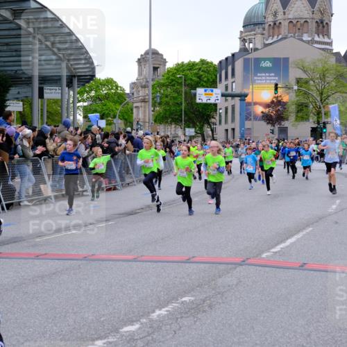25.04.2026 - Das Zehntel Tim E. http://msf.ph/oto/9575963 25.04.2026 10:55:23 Ziel 5095, 5099, 5207, 5261, 5263, 5274, 5288, 5364, 5367, 5381, 5405, 5493, 5494, 5521, 5549, 5553, 5963, 5977, 6006, 6034, 6152, 6545, 6624, 6677, 6813, 7019, 7090, 7092, 7115, 7132, 7240, 7308, 7386, 7543, 7722, 7875, 7879, 8000, 8009 meine-sportfotos.de