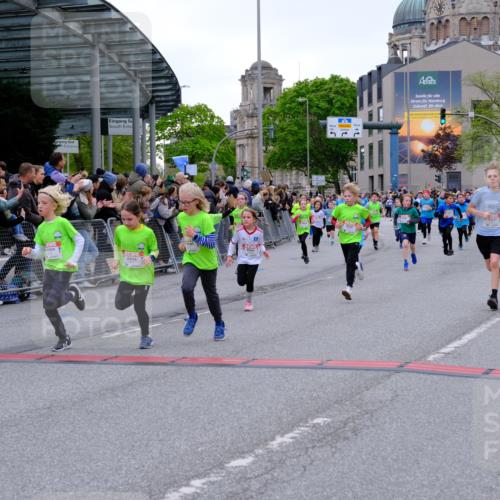 25.04.2026 - Das Zehntel Tim E. http://msf.ph/oto/9575972 25.04.2026 10:55:24 Ziel 5034, 5035, 5095, 5099, 5207, 5261, 5263, 5274, 5288, 5364, 5367, 5381, 5405, 5493, 5494, 5549, 5553, 5963, 5977, 6006, 6034, 6152, 6433, 6545, 6624, 6677, 6813, 7019, 7090, 7092, 7115, 7132, 7240, 7308, 7543, 7722, 7875, 7879, 8000, 8009 meine-sportfotos.de