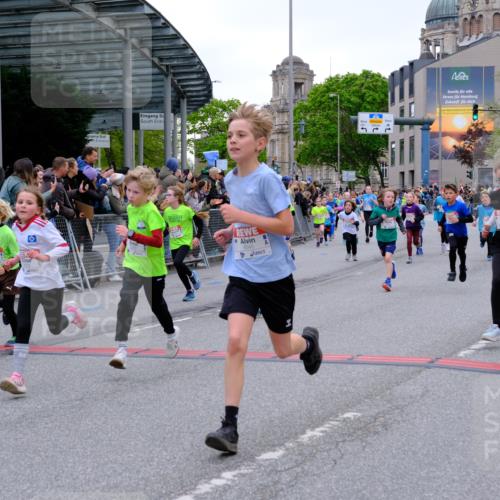25.04.2026 - Das Zehntel Tim E. http://msf.ph/oto/9575983 25.04.2026 10:55:26 Ziel 5034, 5035, 5095, 5099, 5261, 5263, 5274, 5288, 5364, 5367, 5381, 5405, 5493, 5494, 5549, 5697, 5721, 5756, 6006, 6034, 6067, 6152, 6433, 6526, 6545, 6677, 6813, 6965, 7019, 7090, 7092, 7115, 7132, 7161, 7240, 7244, 7308, 7466, 7875, 7879, 8000, 8009 meine-sportfotos.de