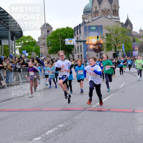 25.04.2026 - Das Zehntel Tim E. http://msf.ph/oto/9575993 25.04.2026 10:55:29 Ziel 5034, 5035, 5039, 5095, 5261, 5263, 5274, 5288, 5364, 5367, 5420, 5443, 5493, 5494, 5549, 5697, 5721, 5747, 5756, 5791, 6006, 6034, 6067, 6433, 6526, 6545, 6552, 6586, 6813, 6871, 6876, 6884, 6952, 6953, 6965, 6999, 7019, 7092, 7115, 7132, 7161, 7228, 7240, 7244, 7466, 7518, 7875, 7879, 8009 meine-sportfotos.de