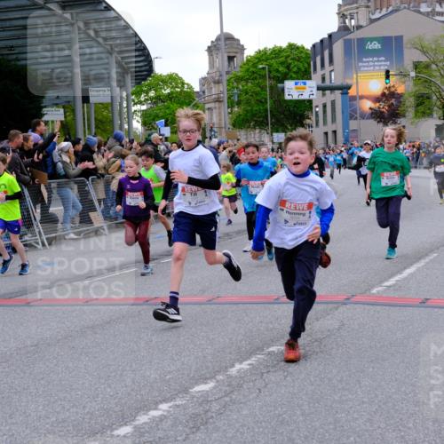 25.04.2026 - Das Zehntel Tim E. http://msf.ph/oto/9575997 25.04.2026 10:55:29 Ziel 5034, 5035, 5039, 5095, 5261, 5263, 5274, 5288, 5364, 5367, 5420, 5443, 5493, 5494, 5549, 5697, 5721, 5747, 5756, 5791, 6006, 6034, 6067, 6433, 6526, 6545, 6552, 6586, 6813, 6871, 6876, 6884, 6952, 6953, 6965, 6999, 7019, 7092, 7115, 7132, 7161, 7228, 7240, 7244, 7466, 7518, 7875, 7879, 8009 meine-sportfotos.de