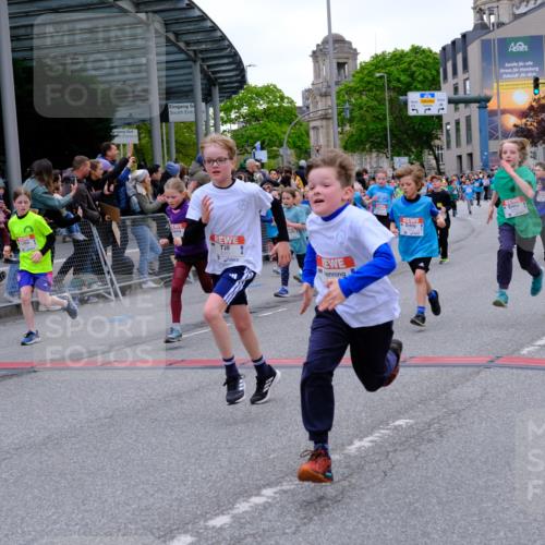 25.04.2026 - Das Zehntel Tim E. http://msf.ph/oto/9575999 25.04.2026 10:55:29 Ziel 5034, 5035, 5039, 5095, 5261, 5263, 5274, 5288, 5364, 5367, 5420, 5443, 5493, 5494, 5549, 5697, 5721, 5747, 5756, 5791, 6006, 6034, 6067, 6433, 6526, 6545, 6552, 6586, 6813, 6871, 6876, 6884, 6952, 6953, 6965, 6999, 7019, 7092, 7115, 7132, 7161, 7228, 7240, 7244, 7466, 7518, 7875, 7879, 8009 meine-sportfotos.de