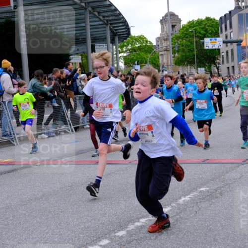 25.04.2026 - Das Zehntel Tim E. http://msf.ph/oto/9576000 25.04.2026 10:55:29 Ziel 5034, 5035, 5039, 5095, 5261, 5263, 5274, 5288, 5364, 5367, 5420, 5443, 5493, 5494, 5549, 5697, 5721, 5747, 5756, 5791, 6006, 6034, 6067, 6433, 6526, 6545, 6552, 6586, 6813, 6871, 6876, 6884, 6952, 6953, 6965, 6999, 7019, 7092, 7115, 7132, 7161, 7228, 7240, 7244, 7466, 7518, 7875, 7879, 8009 meine-sportfotos.de