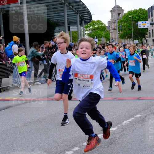 25.04.2026 - Das Zehntel Tim E. http://msf.ph/oto/9576001 25.04.2026 10:55:29 Ziel 5034, 5035, 5039, 5095, 5261, 5263, 5274, 5288, 5364, 5367, 5420, 5443, 5493, 5494, 5549, 5697, 5721, 5747, 5756, 5791, 6006, 6034, 6067, 6433, 6526, 6545, 6552, 6586, 6813, 6871, 6876, 6884, 6952, 6953, 6965, 6999, 7019, 7092, 7115, 7132, 7161, 7228, 7240, 7244, 7466, 7518, 7875, 7879, 8009 meine-sportfotos.de