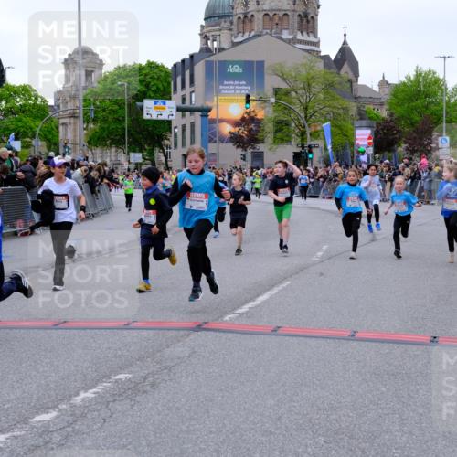 25.04.2026 - Das Zehntel Tim E. http://msf.ph/oto/9576019 25.04.2026 10:55:33 Ziel 5034, 5035, 5039, 5195, 5263, 5420, 5443, 5493, 5494, 5578, 5583, 5696, 5697, 5721, 5747, 5756, 5791, 6006, 6034, 6067, 6412, 6433, 6526, 6552, 6586, 6813, 6871, 6876, 6884, 6952, 6953, 6965, 6999, 7092, 7115, 7132, 7161, 7228, 7244, 7466, 7518, 7835, 7875, 8009 meine-sportfotos.de