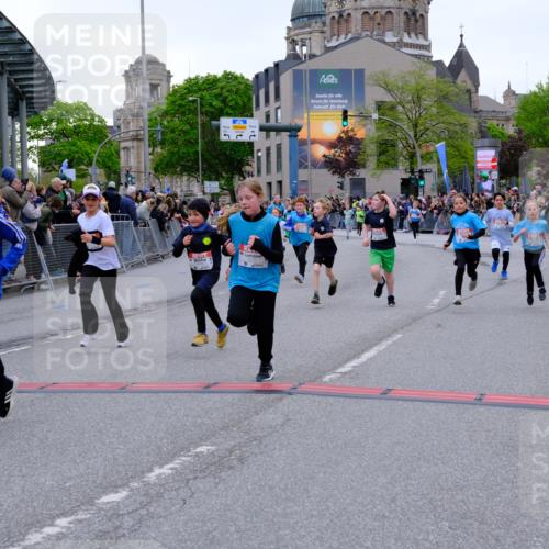 25.04.2026 - Das Zehntel Tim E. http://msf.ph/oto/9576021 25.04.2026 10:55:33 Ziel 5034, 5035, 5039, 5195, 5263, 5420, 5443, 5493, 5494, 5578, 5583, 5696, 5697, 5721, 5747, 5756, 5791, 6006, 6034, 6067, 6412, 6433, 6526, 6552, 6586, 6813, 6871, 6876, 6884, 6952, 6953, 6965, 6999, 7092, 7115, 7132, 7161, 7228, 7244, 7466, 7518, 7835, 7875, 8009 meine-sportfotos.de