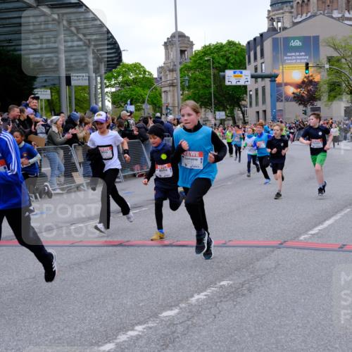25.04.2026 - Das Zehntel Tim E. http://msf.ph/oto/9576025 25.04.2026 10:55:33 Ziel 5034, 5035, 5039, 5195, 5263, 5420, 5443, 5493, 5494, 5578, 5583, 5696, 5697, 5721, 5747, 5756, 5791, 6006, 6034, 6067, 6412, 6433, 6526, 6552, 6586, 6813, 6871, 6876, 6884, 6952, 6953, 6965, 6999, 7092, 7115, 7132, 7161, 7228, 7244, 7466, 7518, 7835, 7875, 8009 meine-sportfotos.de