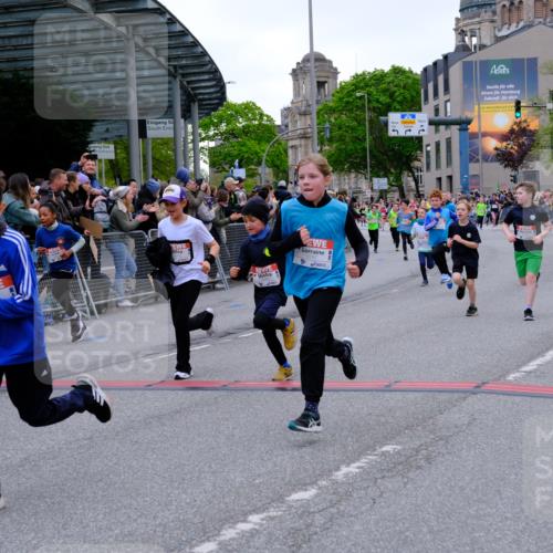 25.04.2026 - Das Zehntel Tim E. http://msf.ph/oto/9576026 25.04.2026 10:55:33 Ziel 5034, 5035, 5039, 5195, 5263, 5420, 5443, 5493, 5494, 5578, 5583, 5696, 5697, 5721, 5747, 5756, 5791, 6006, 6034, 6067, 6412, 6433, 6526, 6552, 6586, 6813, 6871, 6876, 6884, 6952, 6953, 6965, 6999, 7092, 7115, 7132, 7161, 7228, 7244, 7466, 7518, 7835, 7875, 8009 meine-sportfotos.de