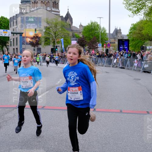 25.04.2026 - Das Zehntel Tim E. http://msf.ph/oto/9576035 25.04.2026 10:55:35 Ziel 5034, 5035, 5039, 5195, 5420, 5443, 5578, 5583, 5696, 5697, 5721, 5747, 5756, 5790, 5791, 6010, 6067, 6412, 6433, 6526, 6552, 6586, 6871, 6876, 6884, 6939, 6946, 6952, 6953, 6965, 6999, 7132, 7161, 7228, 7244, 7466, 7518, 7835, 7875 meine-sportfotos.de