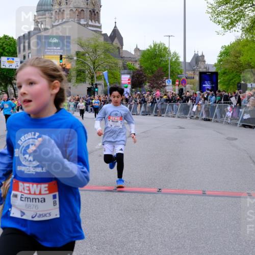 25.04.2026 - Das Zehntel Tim E. http://msf.ph/oto/9576036 25.04.2026 10:55:35 Ziel 5034, 5035, 5039, 5195, 5420, 5443, 5578, 5583, 5696, 5697, 5721, 5747, 5756, 5790, 5791, 6010, 6067, 6412, 6433, 6526, 6552, 6586, 6871, 6876, 6884, 6939, 6946, 6952, 6953, 6965, 6999, 7132, 7161, 7228, 7244, 7466, 7518, 7835, 7875 meine-sportfotos.de