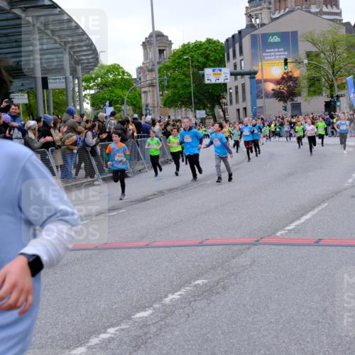 25.04.2026 - Das Zehntel Tim E. http://msf.ph/oto/9576046 25.04.2026 10:55:37 Ziel 5039, 5195, 5420, 5443, 5578, 5583, 5696, 5697, 5721, 5747, 5756, 5790, 5791, 5978, 6010, 6025, 6067, 6074, 6412, 6526, 6552, 6586, 6871, 6876, 6884, 6886, 6939, 6946, 6952, 6953, 6965, 6999, 7161, 7228, 7244, 7466, 7518, 7835, 7903, 8007 meine-sportfotos.de