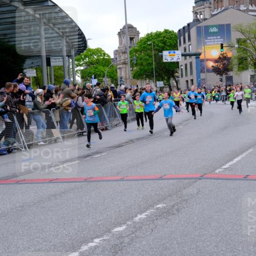 25.04.2026 - Das Zehntel Tim E. http://msf.ph/oto/9576048 25.04.2026 10:55:37 Ziel 5039, 5195, 5420, 5443, 5578, 5583, 5696, 5697, 5721, 5747, 5756, 5790, 5791, 5978, 6010, 6025, 6067, 6074, 6412, 6526, 6552, 6586, 6871, 6876, 6884, 6886, 6939, 6946, 6952, 6953, 6965, 6999, 7161, 7228, 7244, 7466, 7518, 7835, 7903, 8007 meine-sportfotos.de