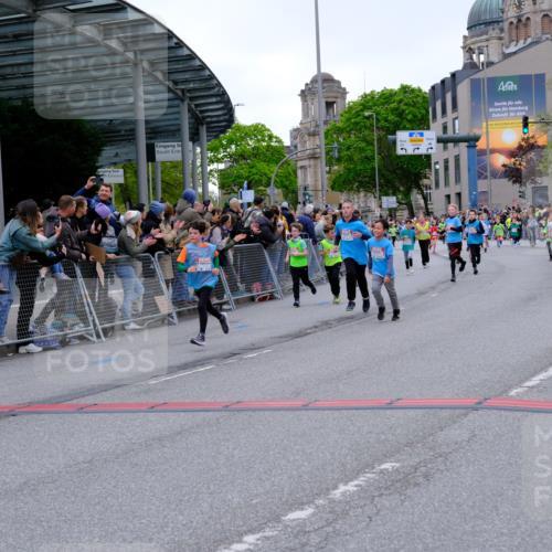 25.04.2026 - Das Zehntel Tim E. http://msf.ph/oto/9576051 25.04.2026 10:55:37 Ziel 5039, 5195, 5420, 5443, 5578, 5583, 5696, 5697, 5721, 5747, 5756, 5790, 5791, 5978, 6010, 6025, 6067, 6074, 6412, 6526, 6552, 6586, 6871, 6876, 6884, 6886, 6939, 6946, 6952, 6953, 6965, 6999, 7161, 7228, 7244, 7466, 7518, 7835, 7903, 8007 meine-sportfotos.de