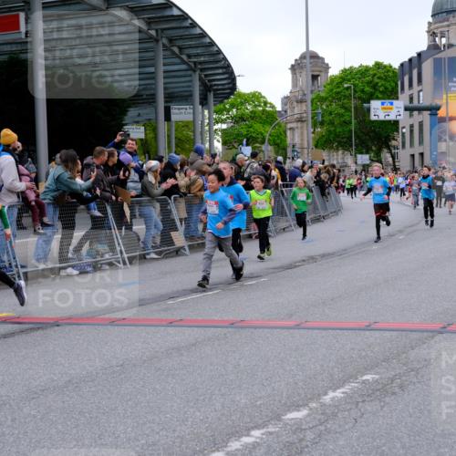 25.04.2026 - Das Zehntel Tim E. http://msf.ph/oto/9576059 25.04.2026 10:55:39 Ziel 5039, 5195, 5226, 5229, 5420, 5443, 5578, 5583, 5696, 5741, 5747, 5790, 5791, 5872, 5978, 6010, 6025, 6074, 6093, 6412, 6552, 6586, 6871, 6876, 6884, 6886, 6939, 6946, 6952, 6953, 6999, 7228, 7518, 7835, 7903, 8007 meine-sportfotos.de