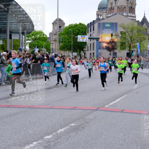 25.04.2026 - Das Zehntel Tim E. http://msf.ph/oto/9576071 25.04.2026 10:55:41 Ziel 5195, 5226, 5229, 5257, 5420, 5576, 5578, 5583, 5696, 5741, 5790, 5872, 5978, 6010, 6014, 6025, 6074, 6093, 6385, 6412, 6871, 6876, 6884, 6886, 6939, 6946, 7267, 7835, 7903, 8007 meine-sportfotos.de