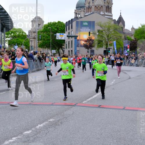 25.04.2026 - Das Zehntel Tim E. http://msf.ph/oto/9576084 25.04.2026 10:55:43 Ziel 5195, 5226, 5229, 5257, 5576, 5741, 5790, 5872, 5978, 6010, 6014, 6025, 6074, 6093, 6385, 6429, 6886, 6939, 6946, 7267, 7801, 7803, 7827, 7835, 7903, 8007 meine-sportfotos.de