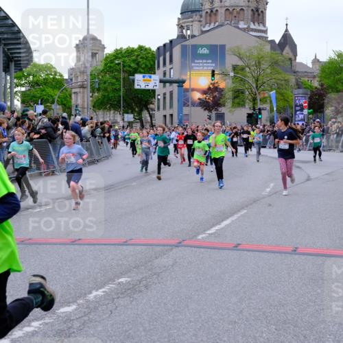 25.04.2026 - Das Zehntel Tim E. http://msf.ph/oto/9576093 25.04.2026 10:55:44 Ziel 5226, 5229, 5257, 5513, 5576, 5741, 5790, 5872, 5978, 6010, 6014, 6025, 6074, 6093, 6224, 6385, 6429, 6886, 6939, 6946, 7267, 7288, 7801, 7803, 7827, 7835, 7903, 8007 meine-sportfotos.de
