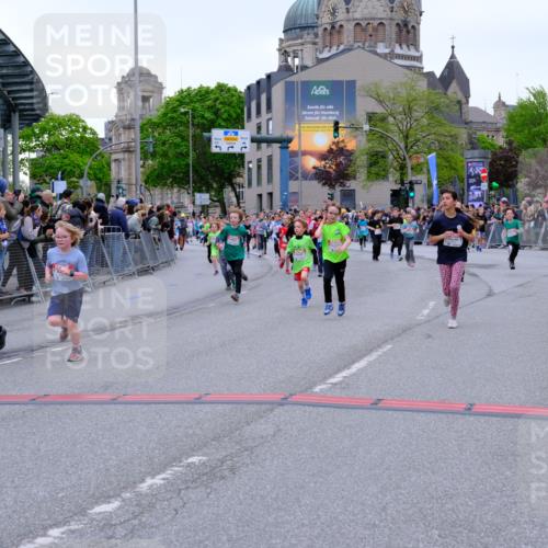 25.04.2026 - Das Zehntel Tim E. http://msf.ph/oto/9576096 25.04.2026 10:55:44 Ziel 5226, 5229, 5257, 5513, 5576, 5741, 5790, 5872, 5978, 6010, 6014, 6025, 6074, 6093, 6224, 6385, 6429, 6886, 6939, 6946, 7267, 7288, 7801, 7803, 7827, 7835, 7903, 8007 meine-sportfotos.de