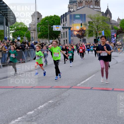 25.04.2026 - Das Zehntel Tim E. http://msf.ph/oto/9576101 25.04.2026 10:55:46 Ziel 5226, 5229, 5257, 5319, 5322, 5325, 5326, 5342, 5513, 5576, 5741, 5790, 5872, 5978, 6010, 6014, 6025, 6074, 6093, 6224, 6385, 6429, 6663, 6886, 6939, 6946, 7267, 7288, 7468, 7702, 7712, 7715, 7801, 7803, 7827, 7903, 8007 meine-sportfotos.de