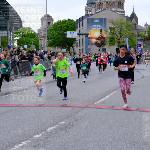 25.04.2026 - Das Zehntel Tim E. http://msf.ph/oto/9576103 25.04.2026 10:55:46 Ziel 5226, 5229, 5257, 5319, 5322, 5325, 5326, 5342, 5513, 5576, 5741, 5790, 5872, 5978, 6010, 6014, 6025, 6074, 6093, 6224, 6385, 6429, 6663, 6886, 6939, 6946, 7267, 7288, 7468, 7702, 7712, 7715, 7801, 7803, 7827, 7903, 8007 meine-sportfotos.de