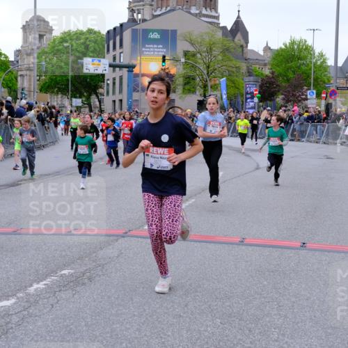 25.04.2026 - Das Zehntel Tim E. http://msf.ph/oto/9576106 25.04.2026 10:55:47 Ziel 5226, 5229, 5257, 5319, 5322, 5325, 5326, 5342, 5513, 5576, 5741, 5872, 5978, 6010, 6014, 6025, 6074, 6093, 6224, 6385, 6429, 6663, 6886, 6939, 6989, 7005, 7250, 7267, 7288, 7468, 7702, 7712, 7715, 7801, 7803, 7827, 7903, 8007 meine-sportfotos.de